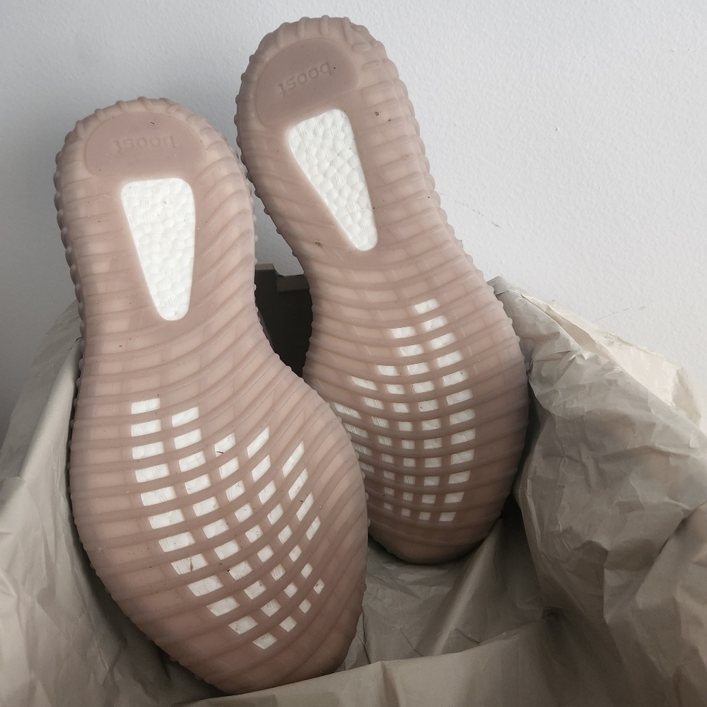 Size 12.5 YEEZY BOOST 350 Sneakers By Adidas - Picture 5 of 7